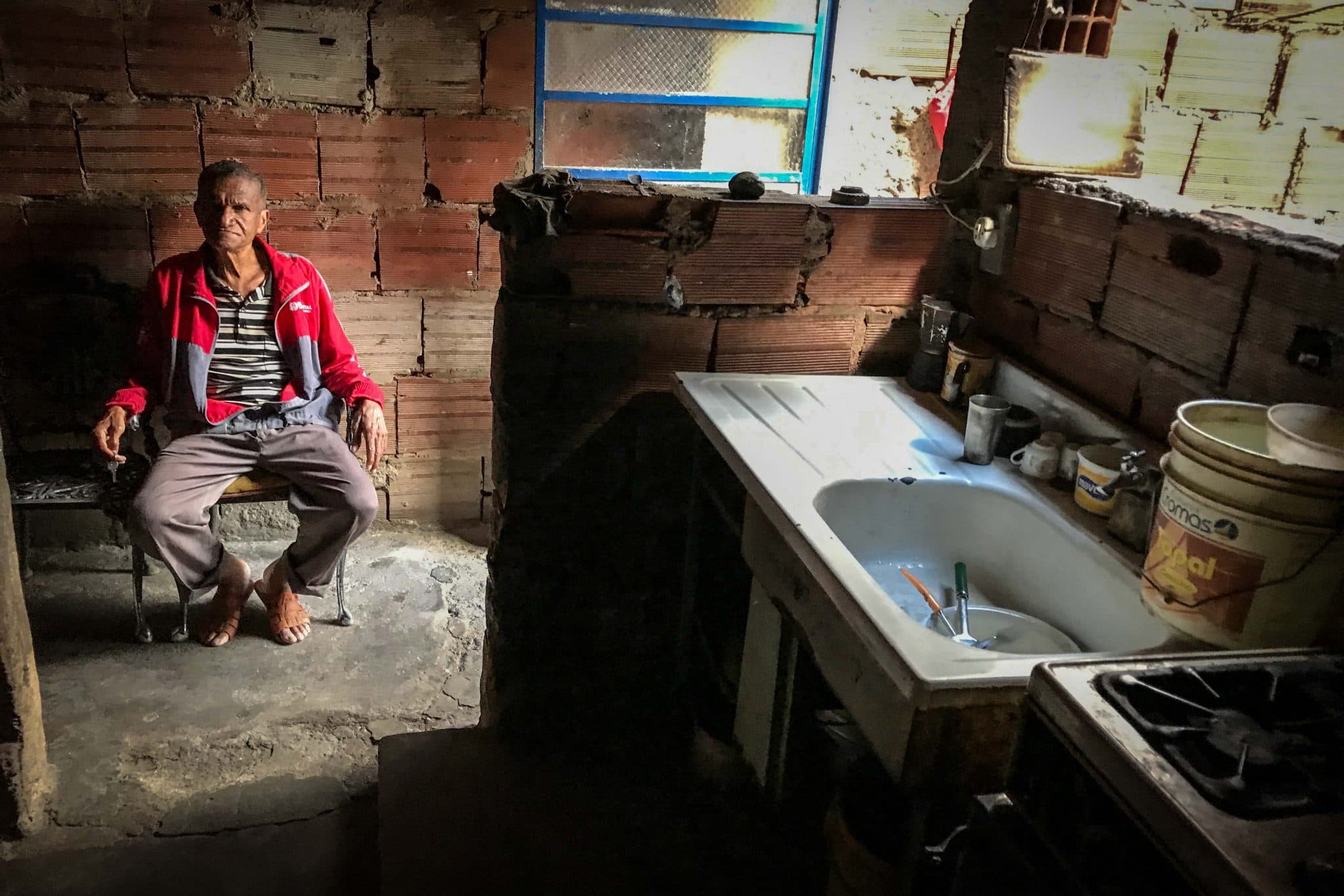 Millones de venezolanos viven en condiciones de pobreza extrema y pasan hambre. El estado venezolano no asume su responsabilidad en esta tragedia social. Foto: Daniel Hernández/El Estímulo